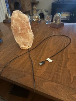 Color-Changing USB Salt Lamp – Works