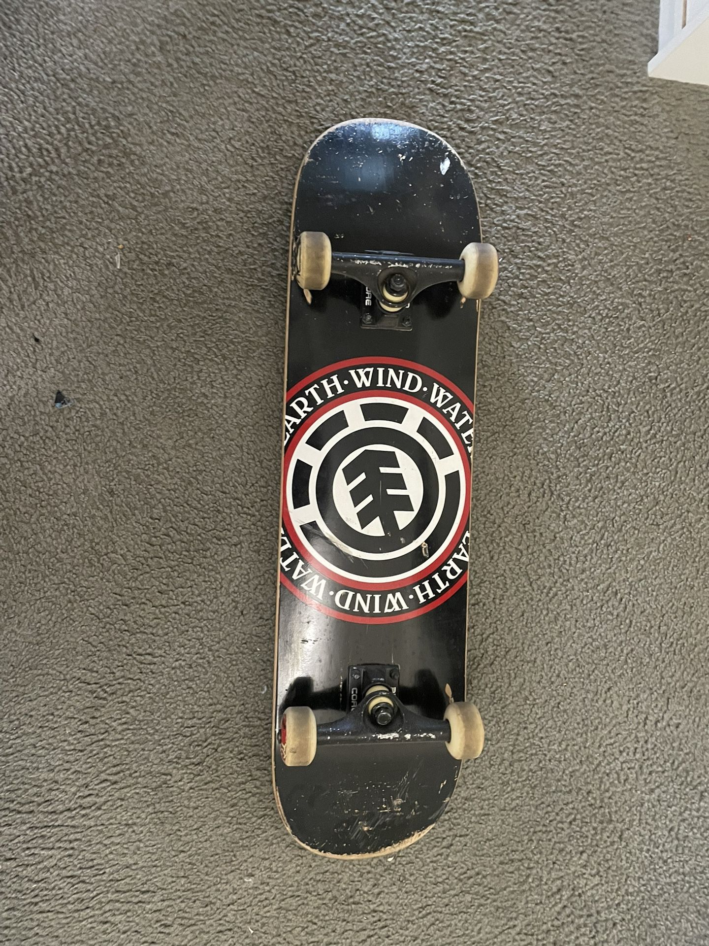 Seal Element Skateboard
