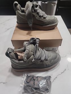 UGG Women's Lowmel Moss Green Sneakers - Size 7