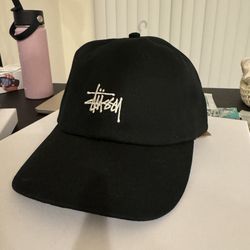 ✅Stussy hat black