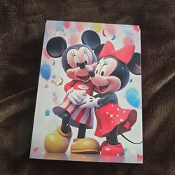 Brand New Mickey & Minnie Eyeshadow Pallet 
