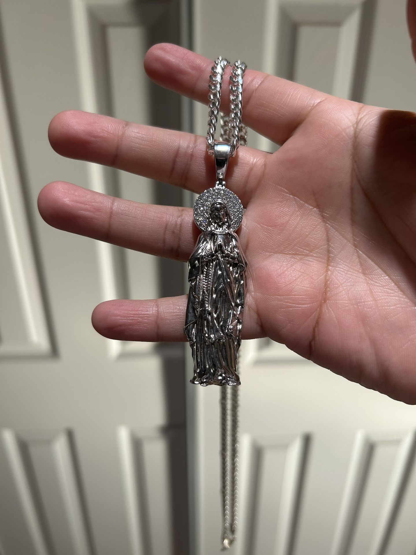 Silver Virgin Mary Pendant And Chain 