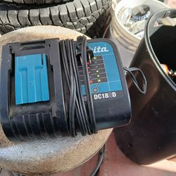 CARGADOR MAKITA SEMI NUEBO