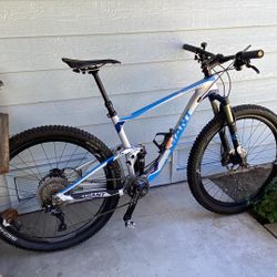 Giant Anthem Advanced Carbon 