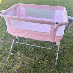 Pink Baby Girl Bassinet Used But Not Ripped Nothing Wrong 