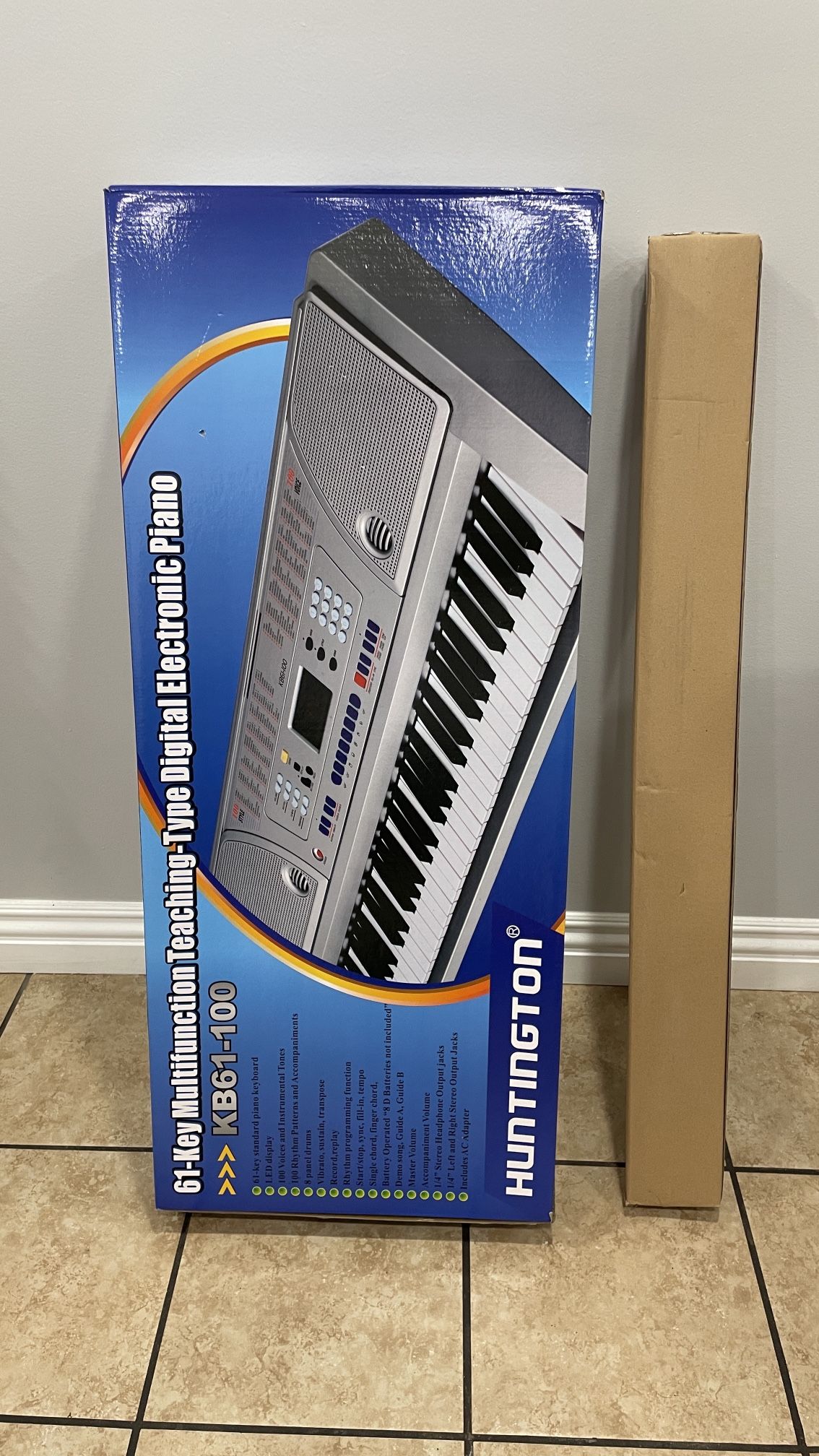Huntington Electric Keyboard & Stand