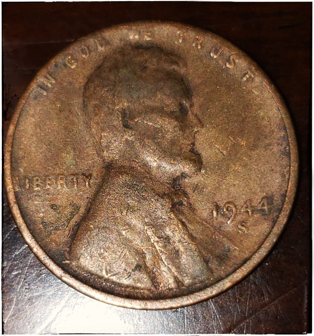1944 S Lincoln Penny. Good Condition. Possible Mint Errors. Collect.