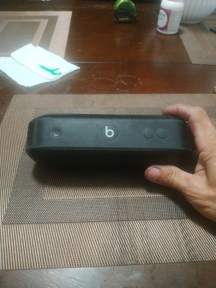 Beats Pill Plus Bluetooth Speaker 