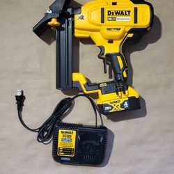 DEWALT
20V MAX XR 18 GA Cordless Flooring Stapler
