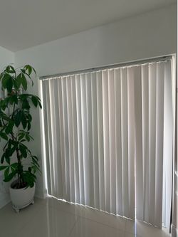 Vertical blinds / Cortinas vertical para puerta de terraza