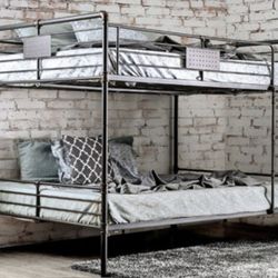 Queen / Queen Bunk Bed