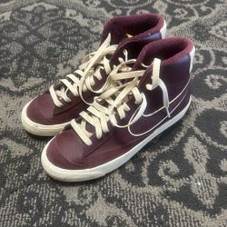 Good As New Women’s Nike Blazers 