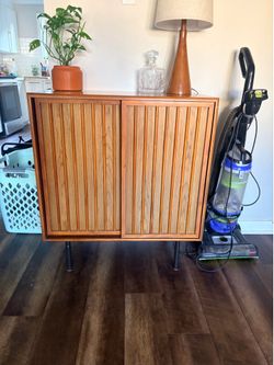 Bar stand