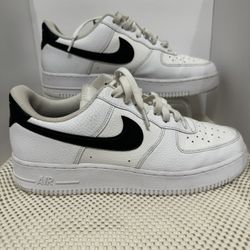  Nike Air Force 1 Low '07 White Black Pebbled Leather size 10.5 