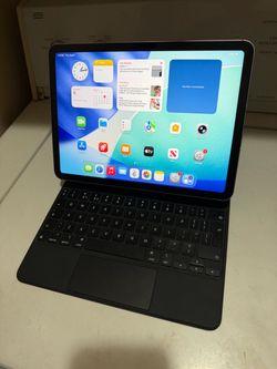 iPad Air 11” m2 128gb with apple keyboard case