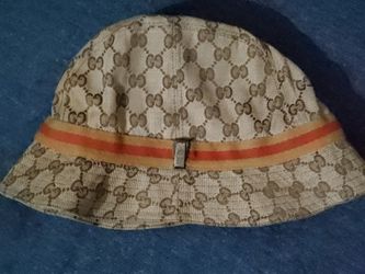 Gucci unisex bucket hat size XL,  bought years ago from Gucc Galleria.  Some wear, but plenty life left. Firm price, no trades