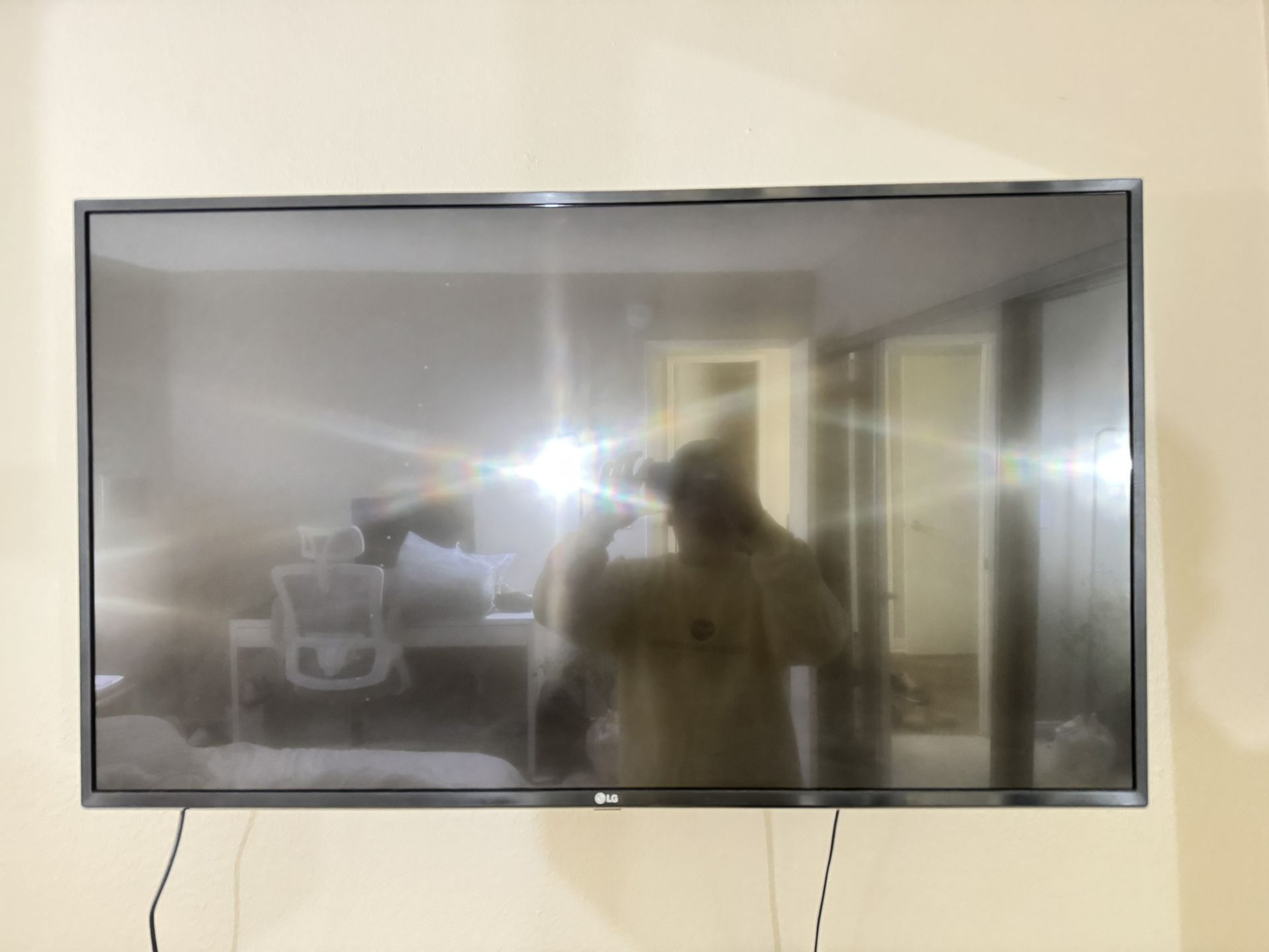 LG 43” Smart TV with Mount