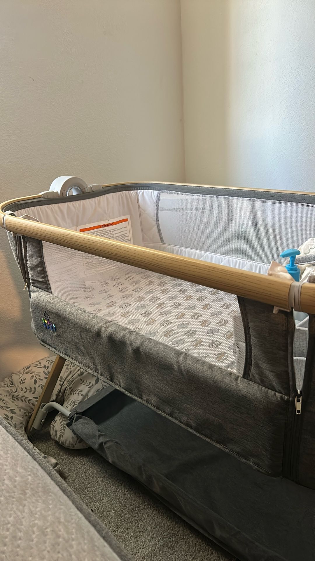 Koala baby bedside bassinet