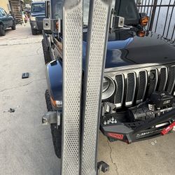 Jeep JL Mopar Side Step 