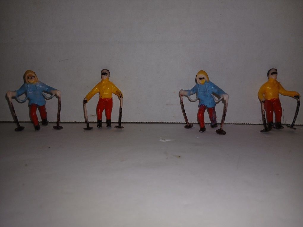 Vintage Toy Skiiers Cake Toppers