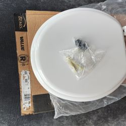 Bemis White Round Toilet Seat