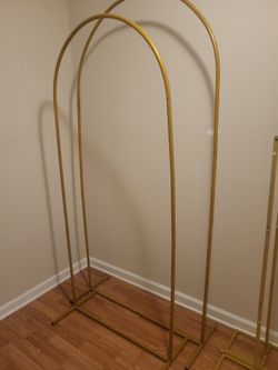 Balloon arches
