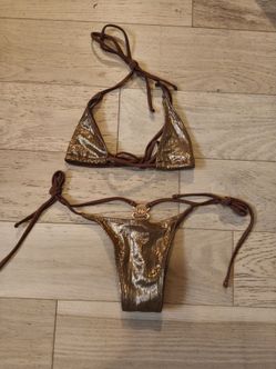 Bikini sets new