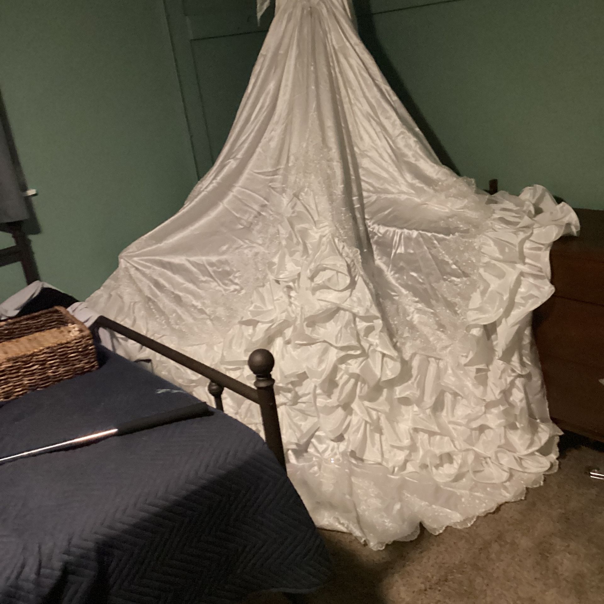 Wedding Dress 5 Foot Train.