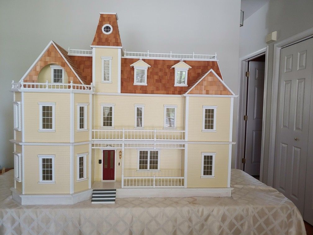 Built-up ( Electrified & Furnished) Bostonian Dollhouse