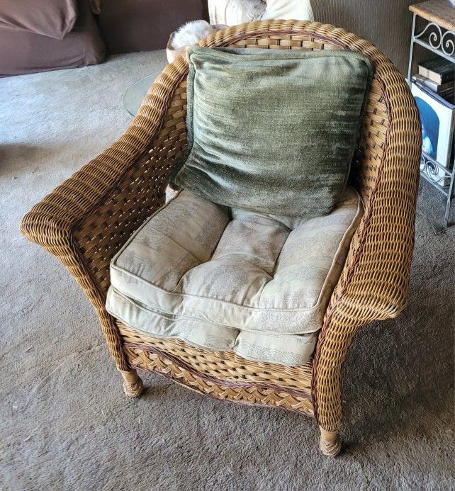 Set of 4 Wicker Rattan Woven Dining Chairs With Cushions