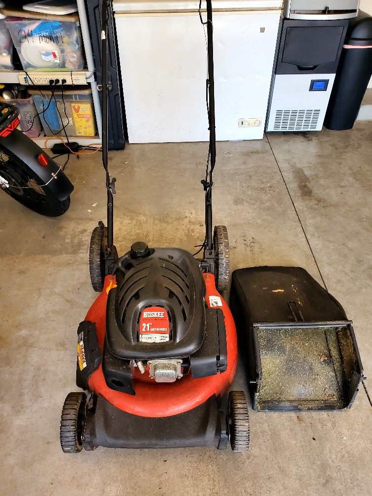 LAWN Mower Huskee 21" 173cc Motor