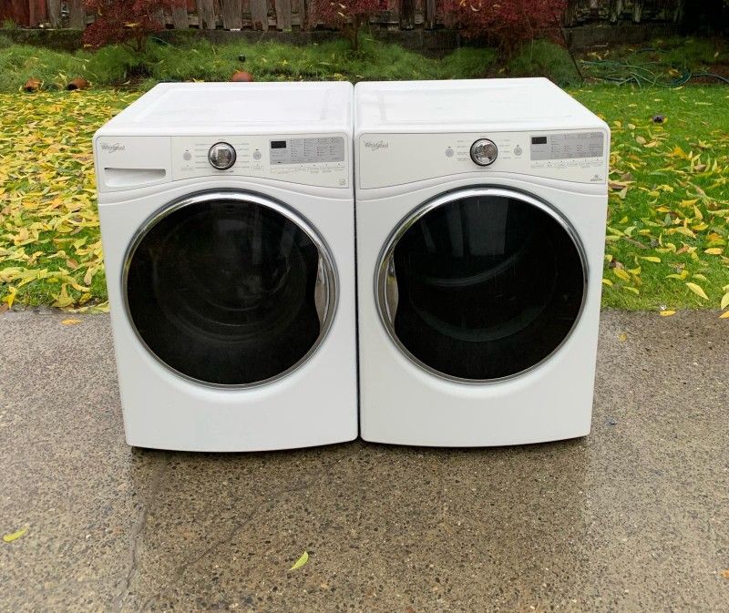 WHIRLPOOL WASHER AND DRYER SET.