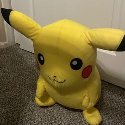 Pokémon Pikachu Plush Doll