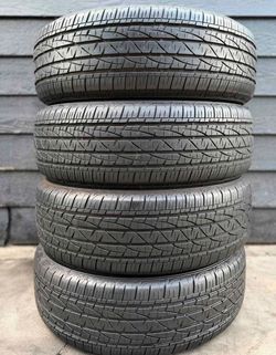 245 60 18 Firestone tires Con 80% de Vida Las 4