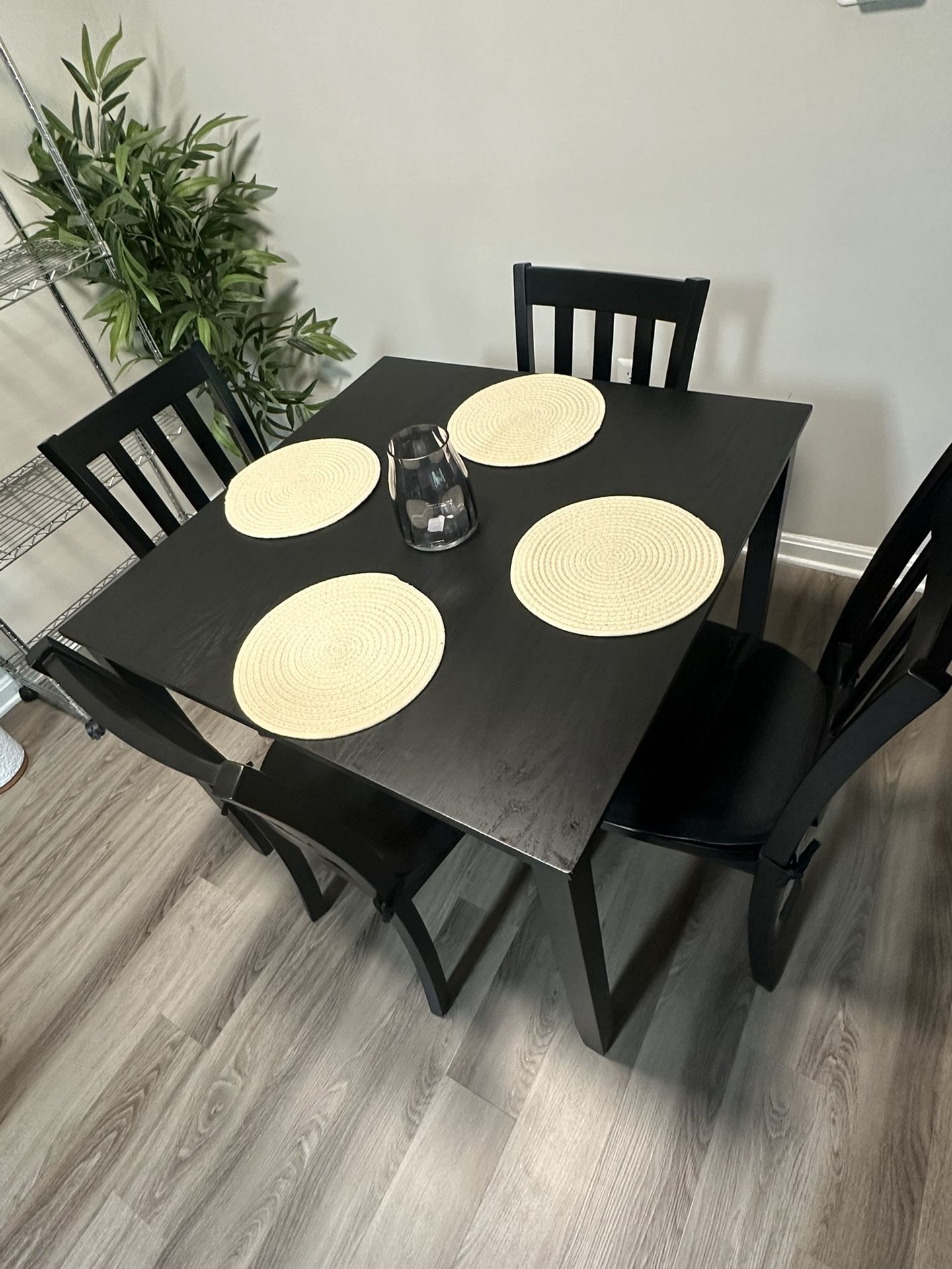 DINING TABLE FOR SELL!!!