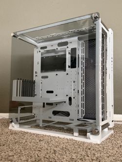 Thermaltake Core P3 TG Pro Snow Edition ā White Open-Frame PC Case