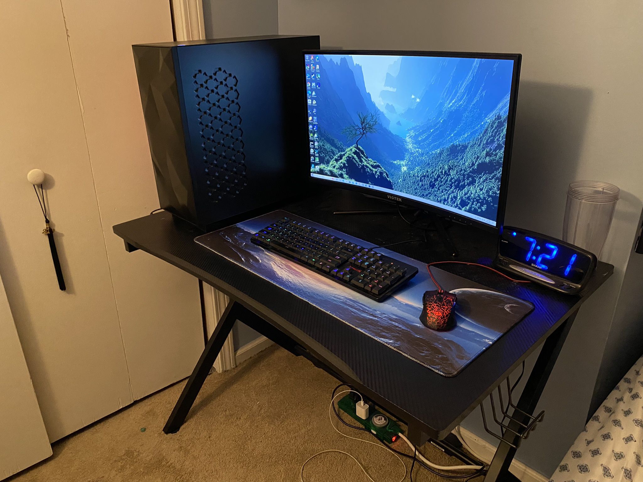 GAMING SETUP DESK AND CHAIR INCLUDED