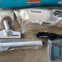 New Makita Compact Cordless Handheld Vaccuum 18V Kit 2.0