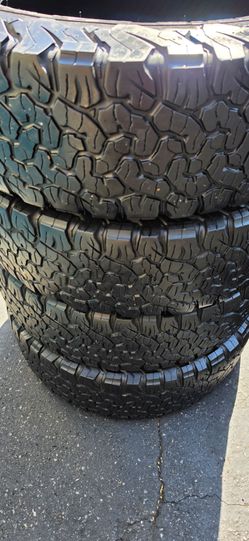 4 tires LT275/65r20 Bfgoodrich All Terrain Ko2