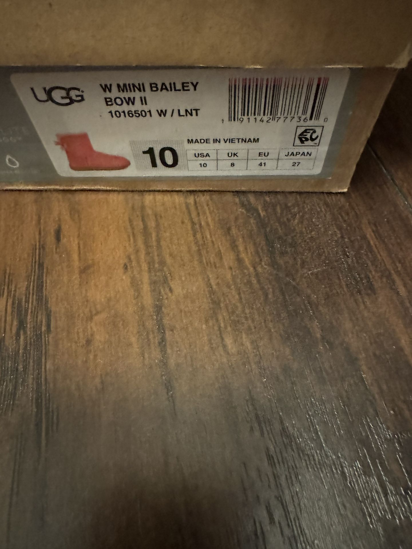 UGG Bailey Bow Size 10