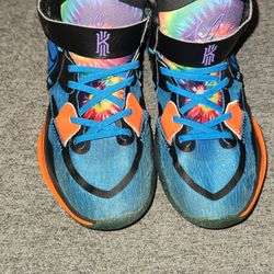 Nike Kyrie Infinity SE Blue Tie Dye Basketball Sneaker DM3895-410