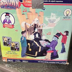 Large 7ft tall Halloween inflatable Organ Player (read description)