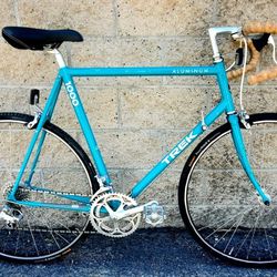 Trek Road Bike - XL 60cm Frame - Mint Condition
