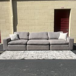 Jerome s Gray Sectional Cloud Couch Free Delivery for Sale in Los Angeles CA OfferUp