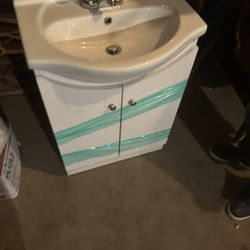 Dreamwerks Euro Vanity