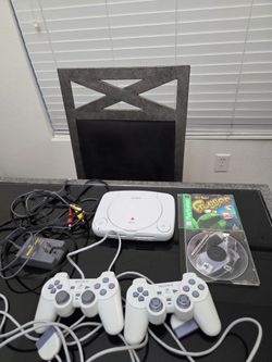 PS1 Game console with games