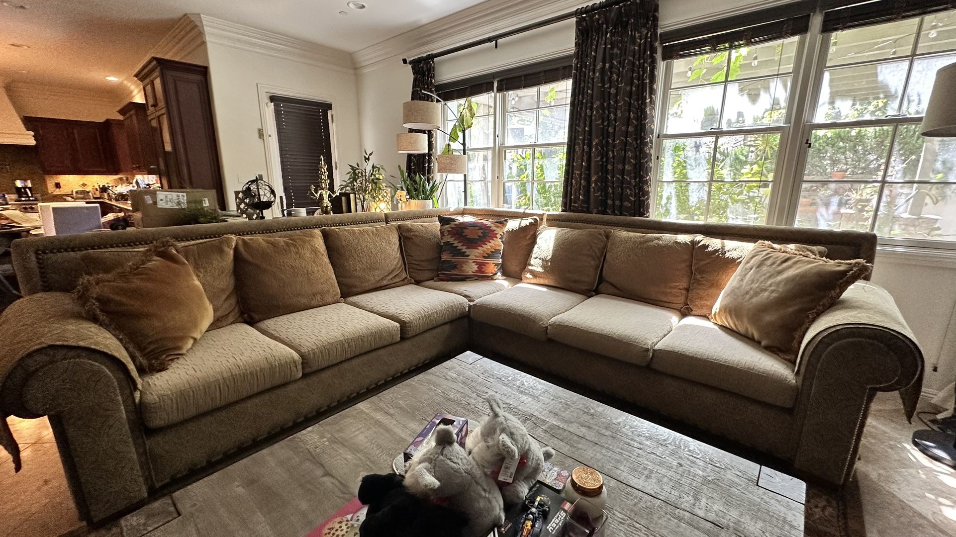 Large Comfy 7-seater Sectional Couch