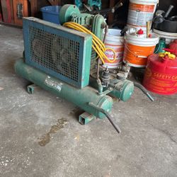 Rolair Electric compressor 1.5 hp 9 gallons