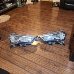 2022 Toyota 4 Runner Right & Left Headlights