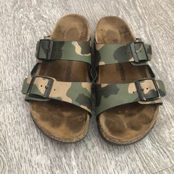 Kids Birkenstock Sandals  Size 34